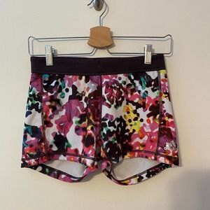 Adidas Womens xs(0-2) floral short 3in inseam